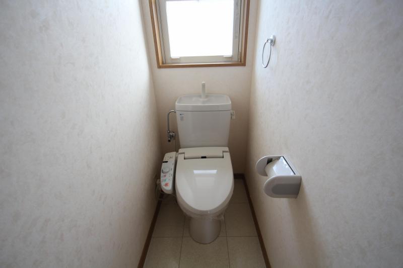 トイレ　ウォシュレット付きトイレです。