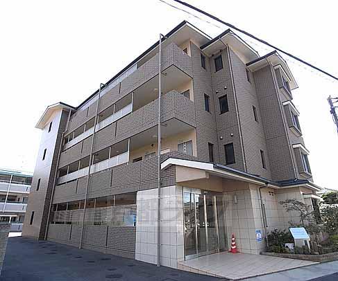 京都市左京区岩倉南平岡町のマンションの建物外観