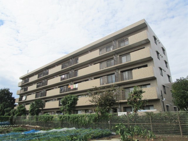 【町田市南町田のマンションの建物外観】