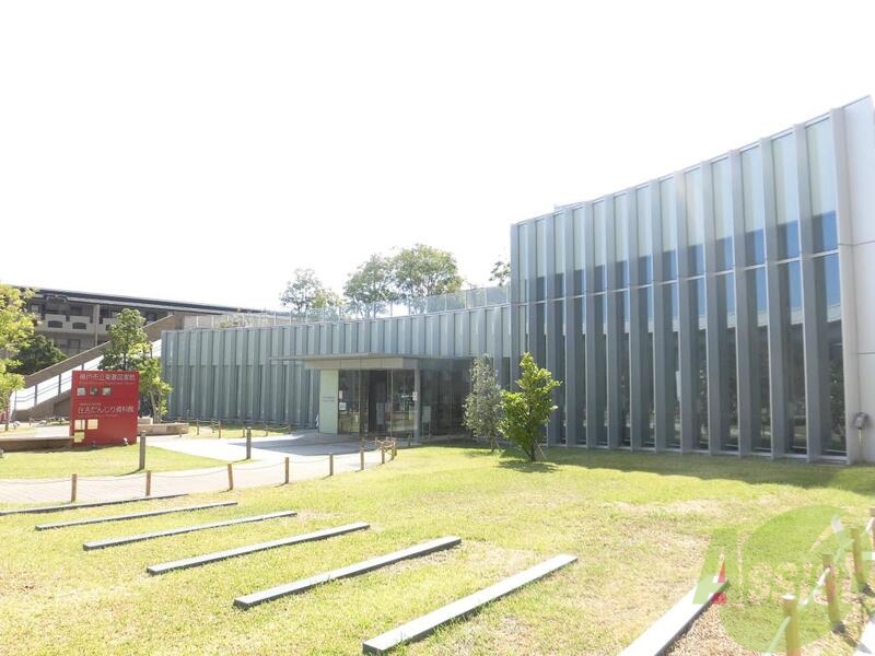 【神戸市東灘区住吉山手のマンションの図書館】