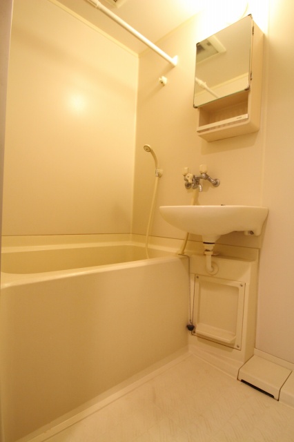 バス・シャワールーム　同物件別室です。