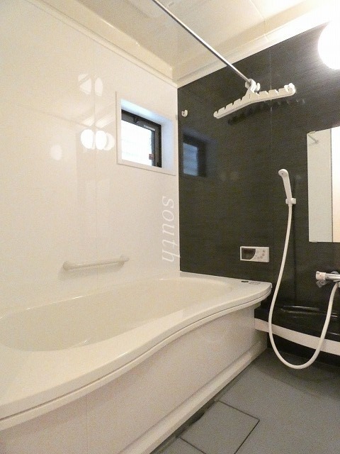 バス・シャワールーム　浴室乾燥機付きのお風呂