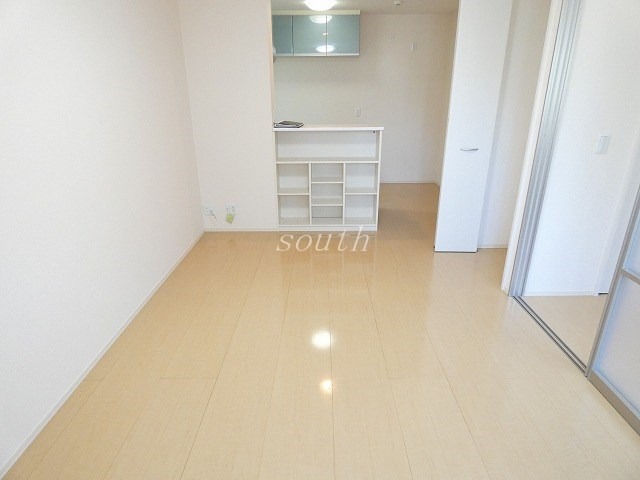 居室・リビング　洗練された清潔感漂う清楚な仕上がり