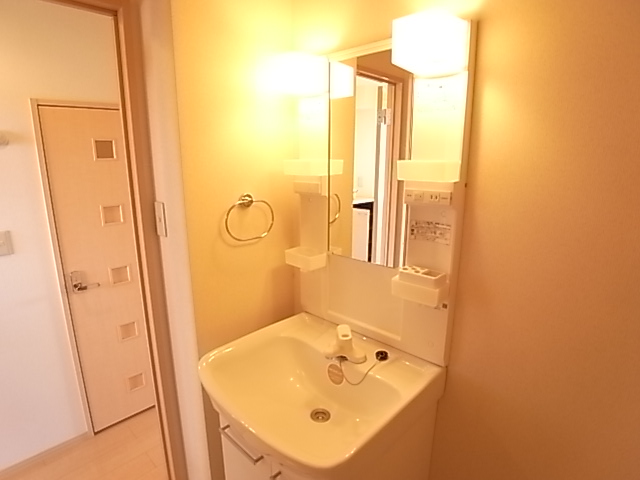 洗面設備　同一物件別部屋写真