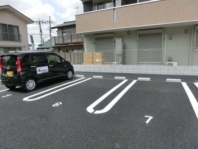 駐車場　敷地内駐車場。