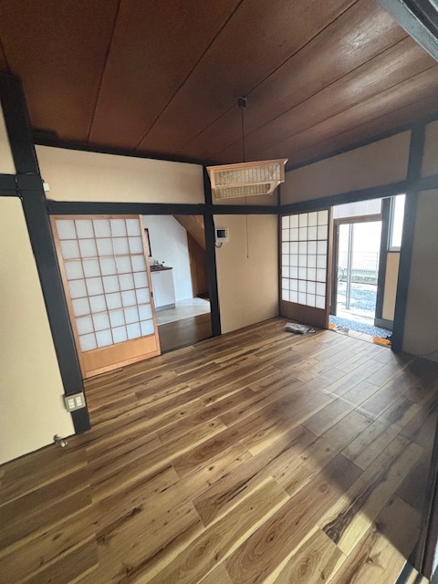 墨田4丁目戸建の居間写真