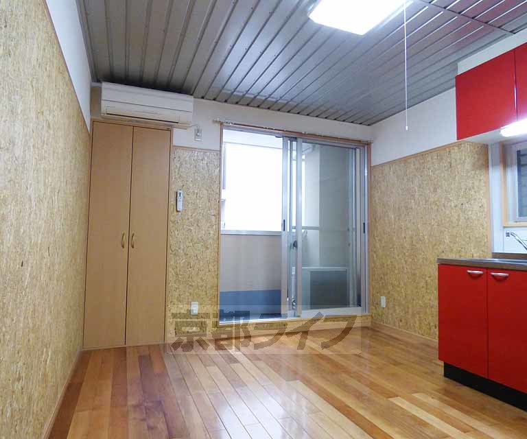 居室・リビング　綺麗な室内です。