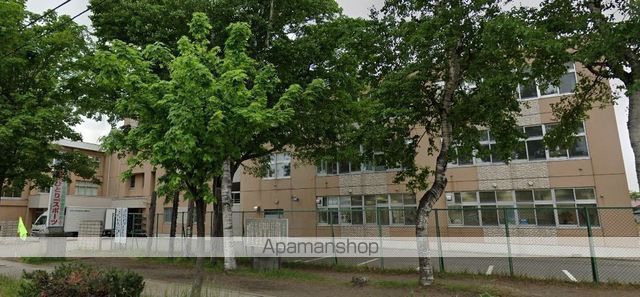 小学校　南線小学校（小学校）まで294m