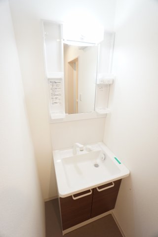 洗面設備　※同物件・同タイプの写真です。