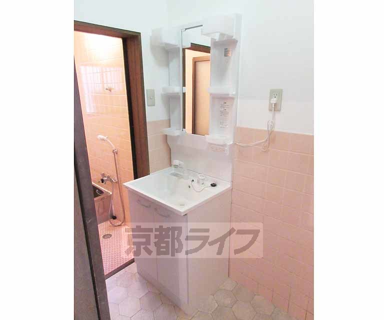 洗面設備　独立洗面台です！