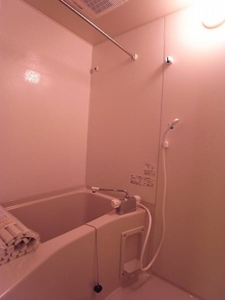 バス・シャワールーム　浴室乾燥機付です。