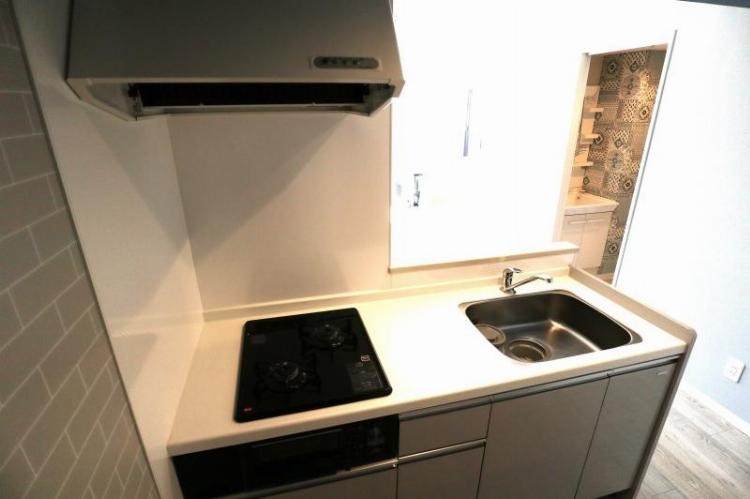 キッチン　人気の対面システムキッチンタイプです！