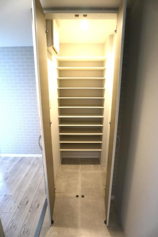 その他設備　シューズクローゼット付きです！