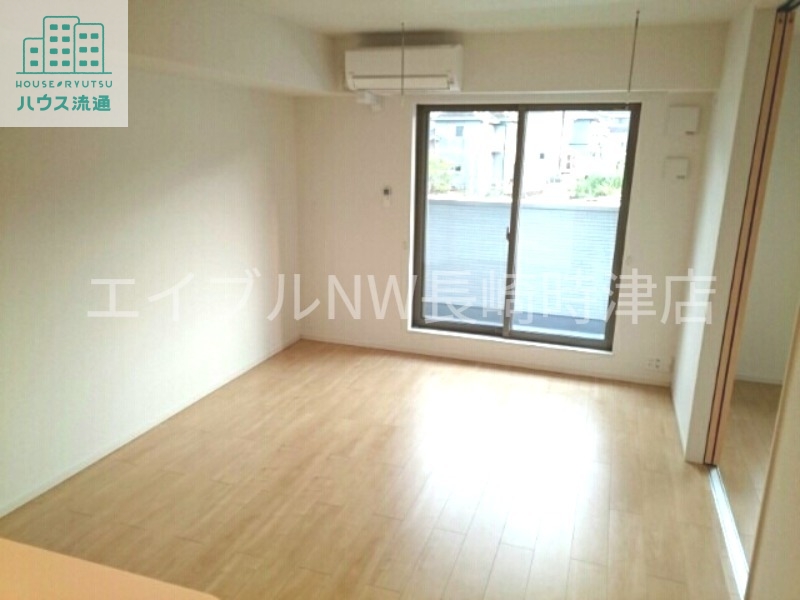 居室・リビング　※別号室の写真になります。