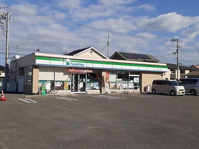 コンビニ　ファミリーマート松山西石井店様（コンビニ）まで600m
