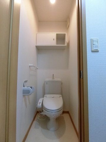 トイレ　イメージ101号室写真(反転タイプ)