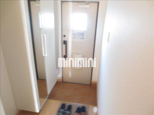 玄関　下駄箱収納多め