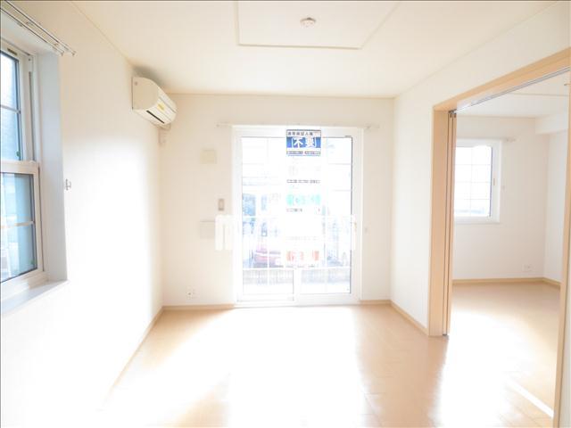 居室・リビング　１階角部屋です。