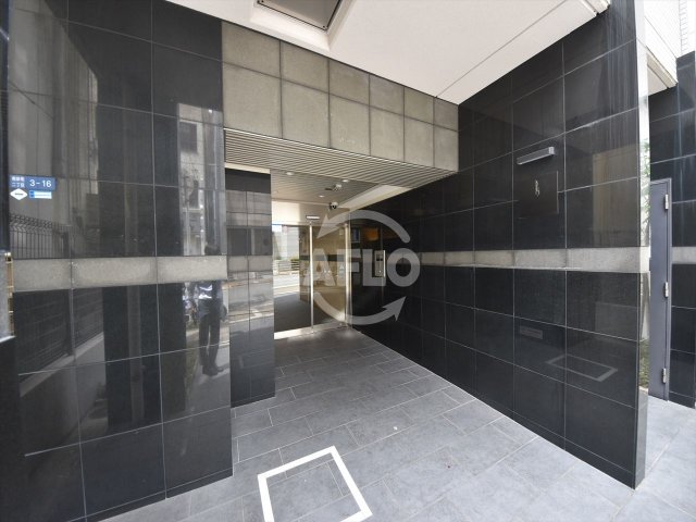 エントランス　レジュールアッシュ大阪城WEST　エントランス