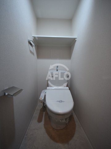 トイレ　レジュールアッシュ大阪城WEST　温水洗浄便座