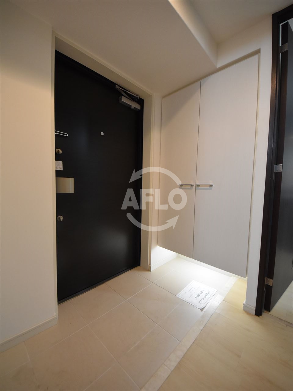 玄関　レジュールアッシュ大阪城WEST　玄関