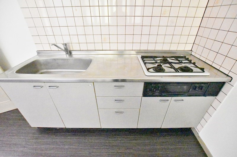 キッチン　★3口コンロ/グリル付き★