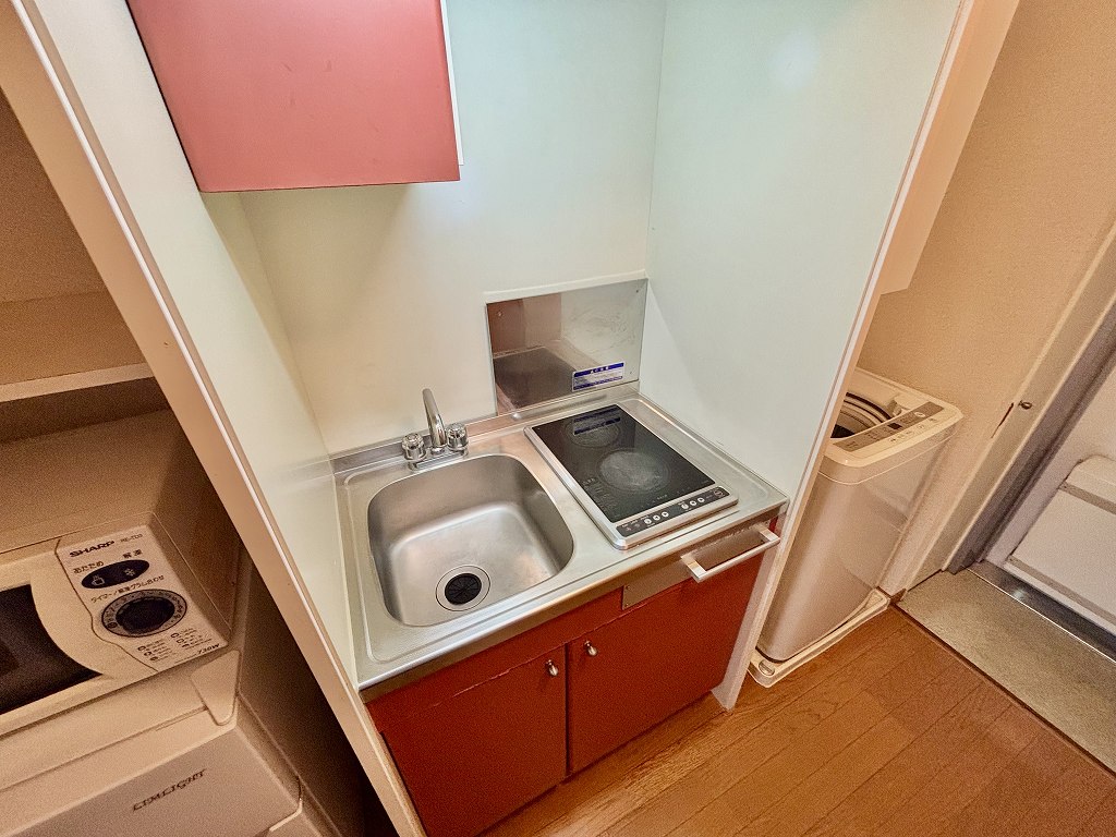 キッチン　設備・仕様は号室により異なる為、現況を優先いたします。