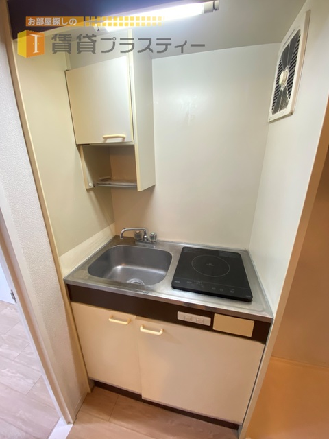 キッチン　火を使わない安心のＩＨコンロ。