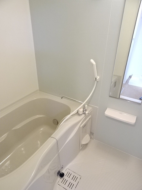 バス・シャワールーム　追い焚き、浴室乾燥機完備してます