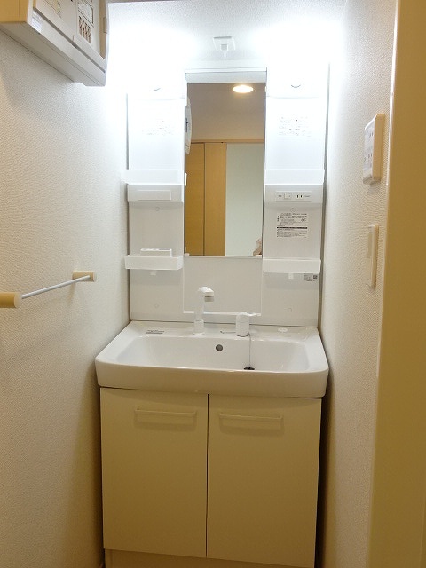 洗面設備　忙しい朝に便利なシャンプードレッサー