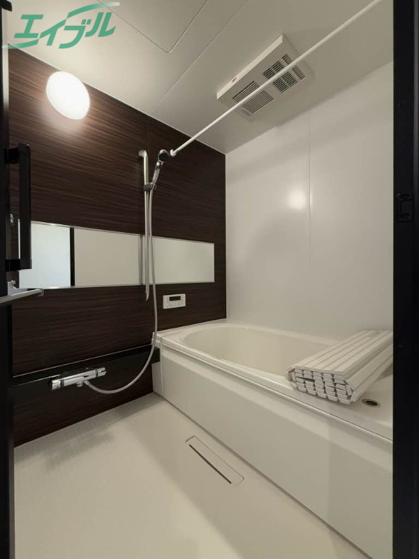 バス・シャワールーム　同物件別部屋のお写真です。