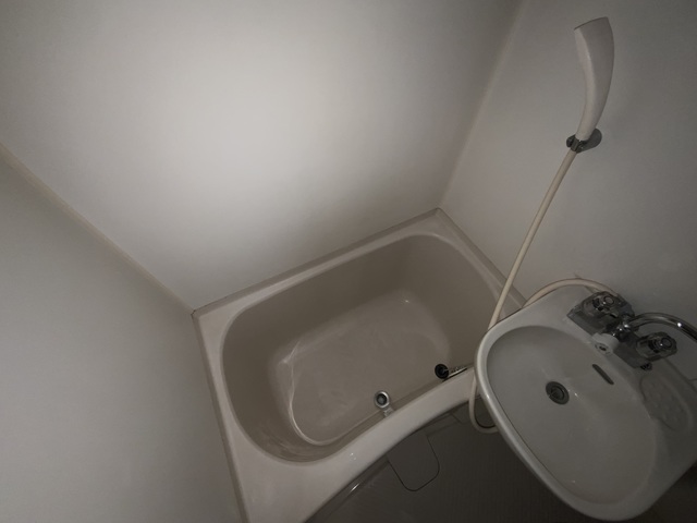 バス・シャワールーム　浴槽