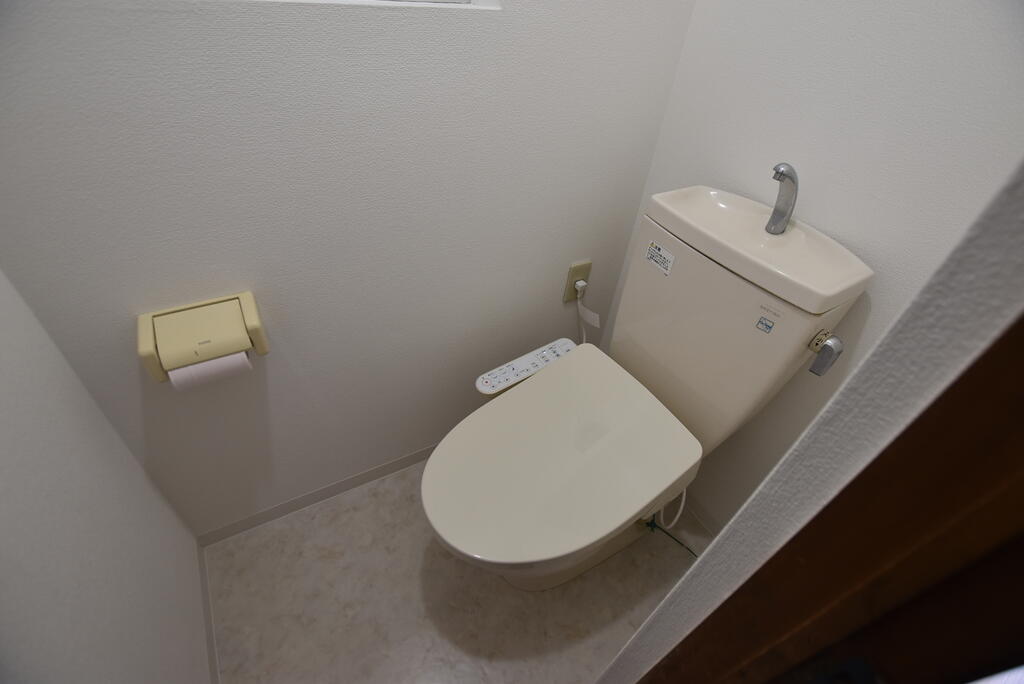 大型犬と暮らせる貸家、大県4丁目のトイレ写真