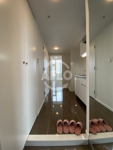 玄関　リセス大阪イースト　玄関