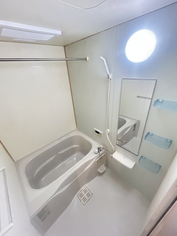 その他部屋・スペース　落ち着いた色調の寝室です