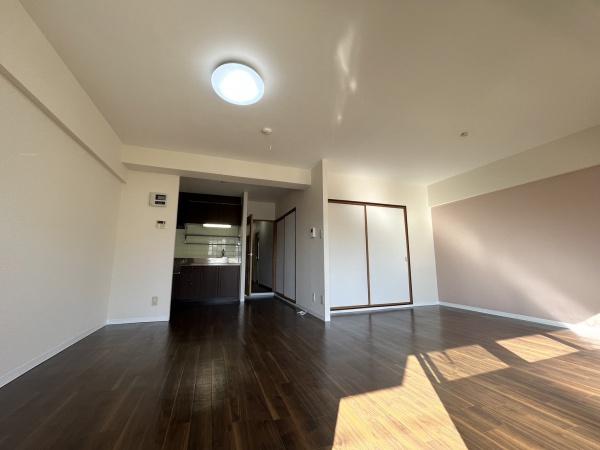 居室・リビング　明るいリビングダイニング！