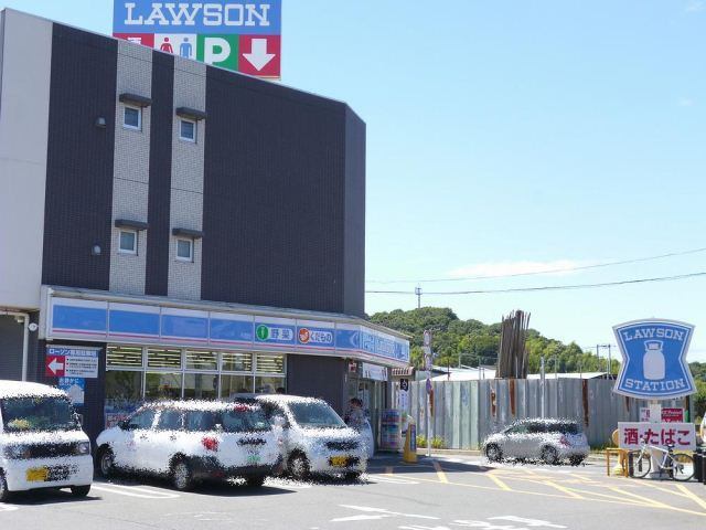 コンビニ　ローソン東山田駅前店（コンビニ）まで10m