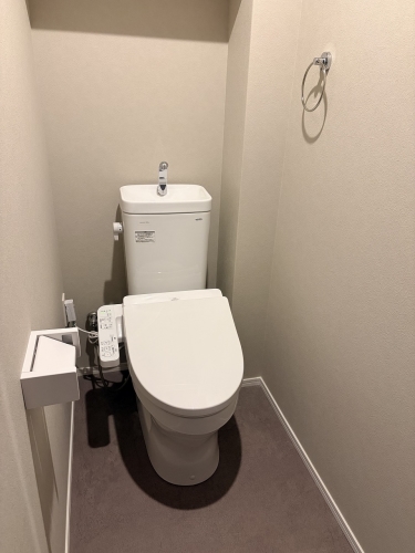 トイレ　※掲載の写真は別室のものを含みます。