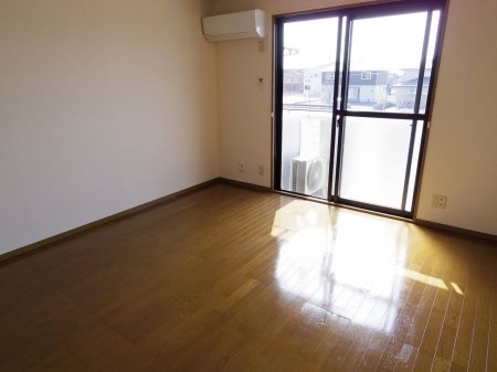 居室・リビング　8帖の洋室です♪