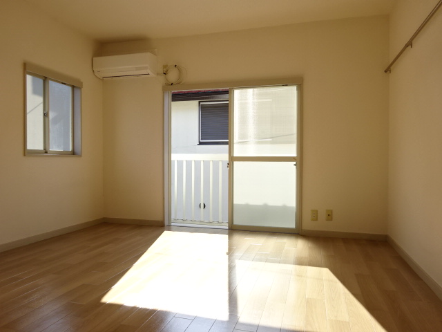 居室・リビング　遮音フロアに新規貼替え完了♪