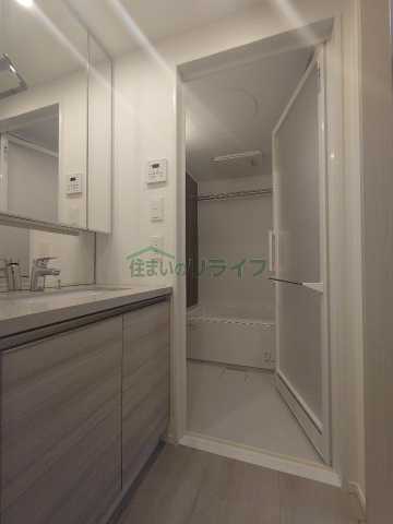 洗面設備　別部屋の参考写真になります。