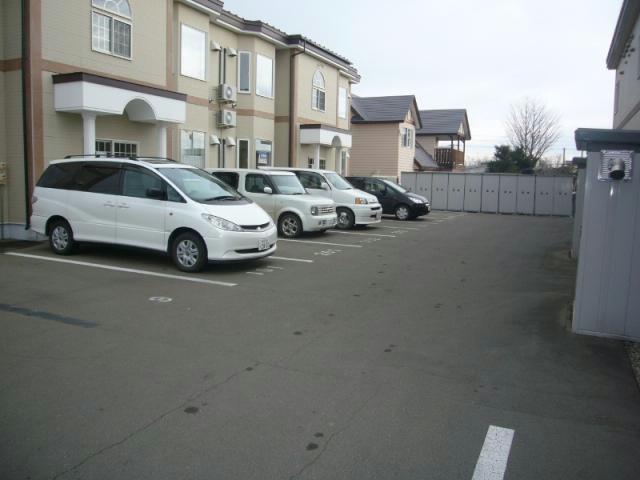 駐車場　II　駐車場