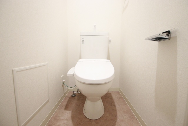 トイレ　※別室の参考写真の為、現況優先です。