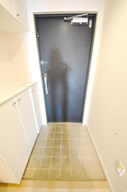 玄関　※別部屋の参考写真です。