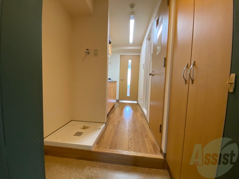 玄関　玄関の様子です。明るい印象ですね。気分もあがりそう。