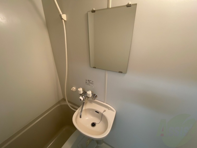 洗面設備　洗面台はありませんがこちらで洗顔などができます。