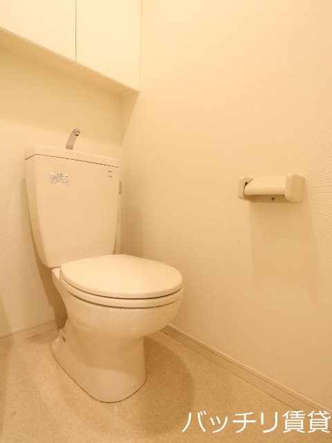 トイレ　同型タイプの為現状を優先致します。