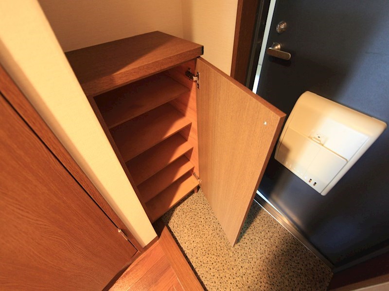 玄関　玄関　シューズボックス付