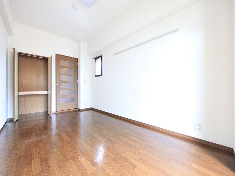 居室・リビング　洋室8帖　クローゼット付（収納充実してます）