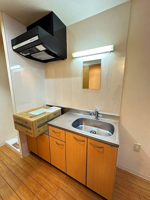 キッチン　同仕様部屋写真